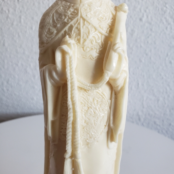 Vintage Detailed Ivorine Resin Faux Bone Female Chinese Empress Statue  - Picture 5 of 12